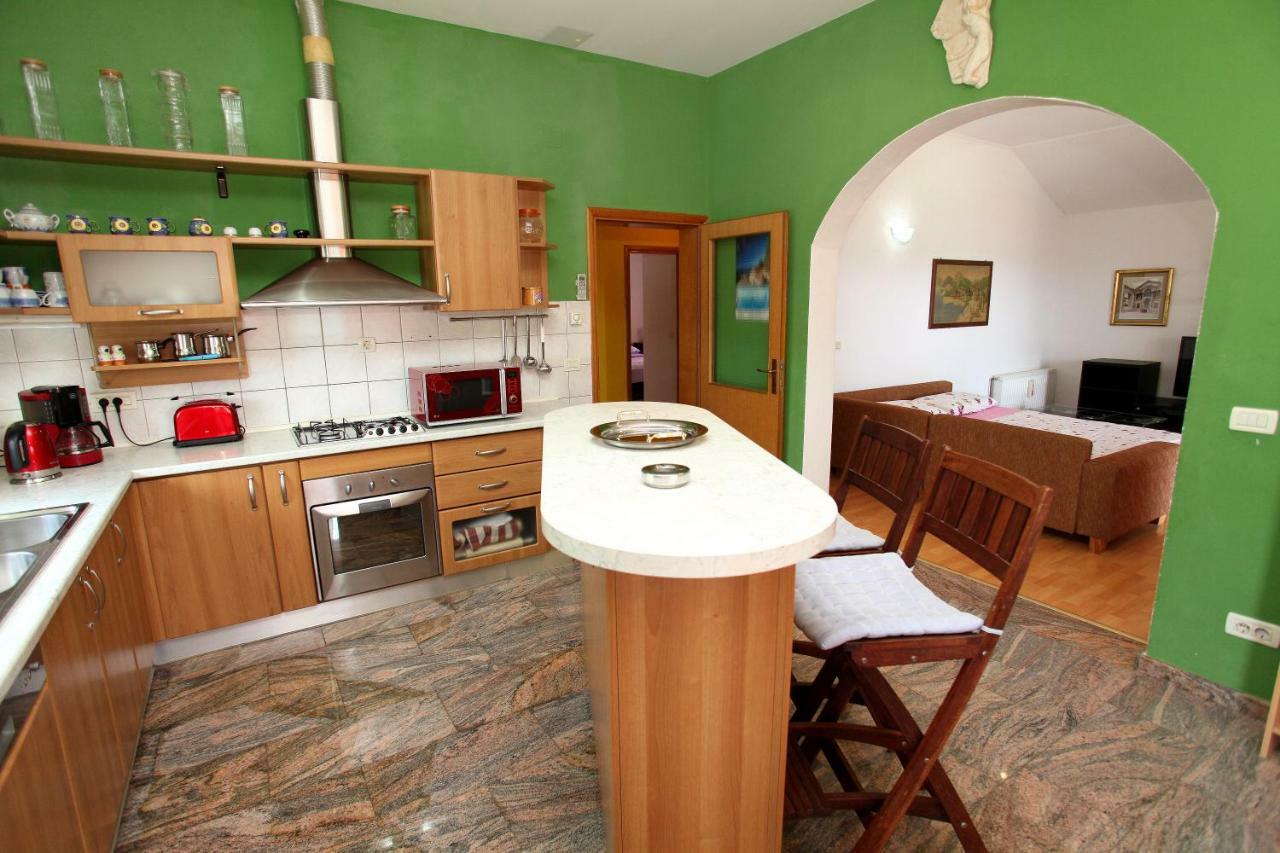 Apartman Dinka Trogir Exterior photo